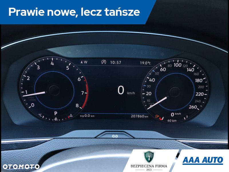 Volkswagen Passat - 12