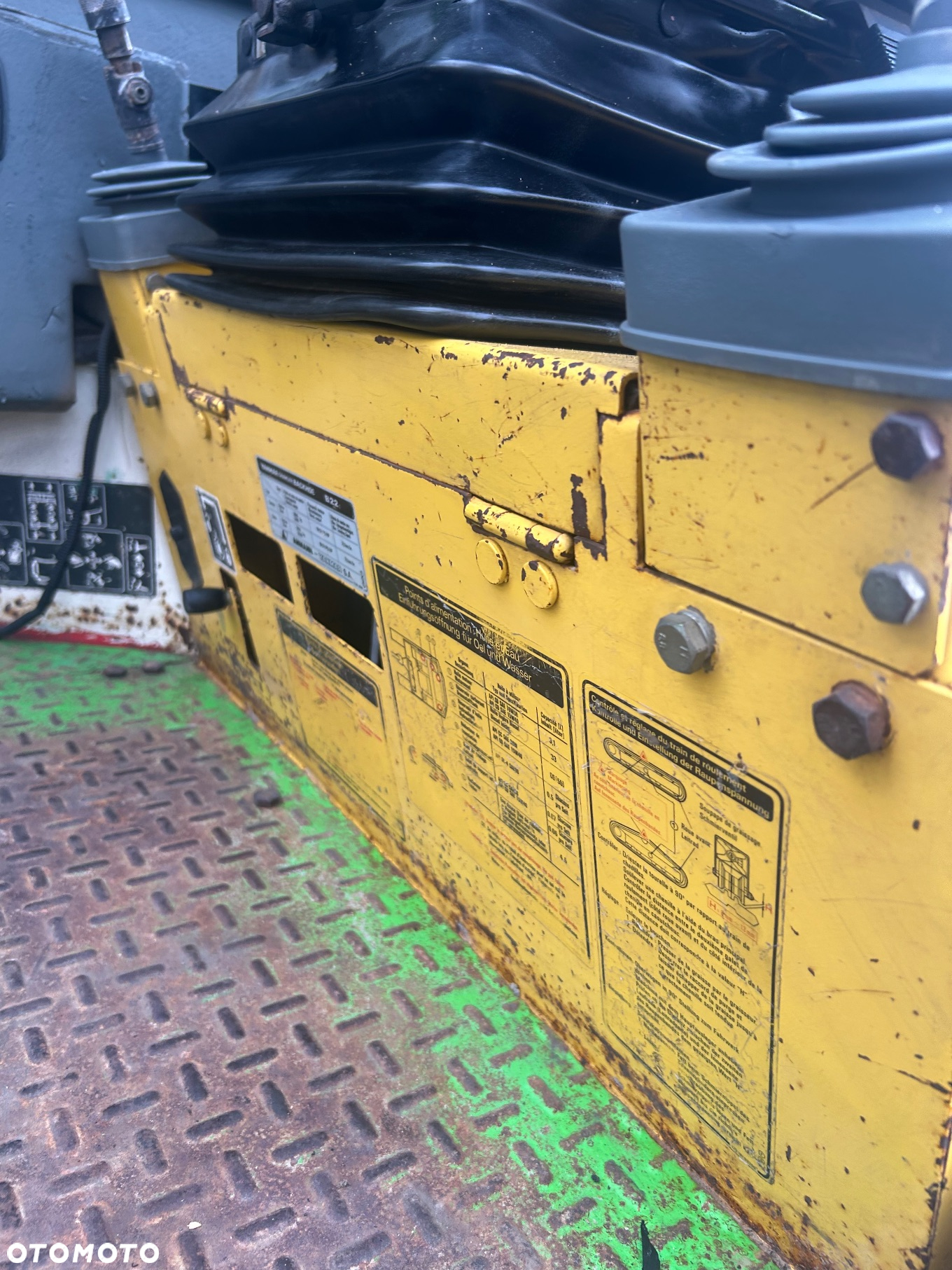 Yanmar B22 - 11
