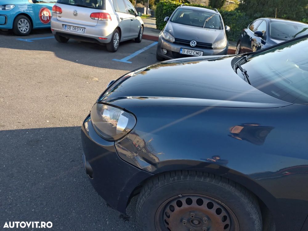 Volkswagen Golf 1.6 TDI BlueMotion Technology DPF Trendline - 10