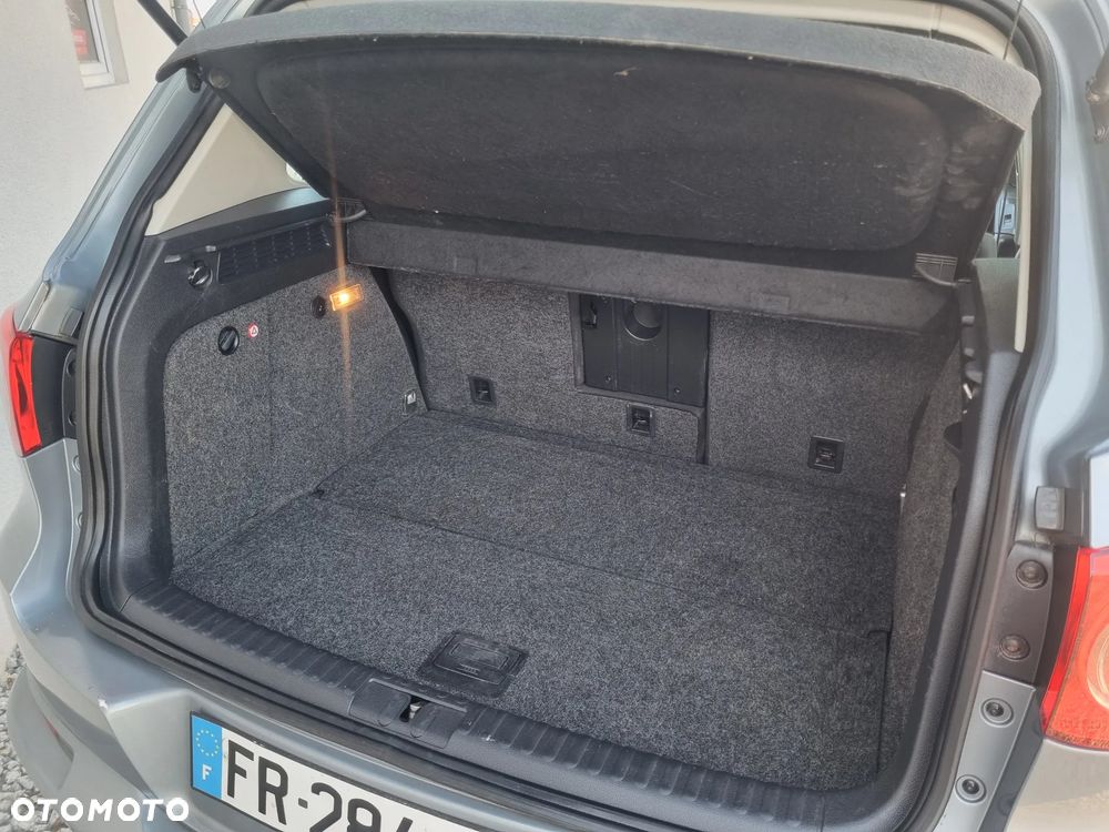 Volkswagen Tiguan - 12