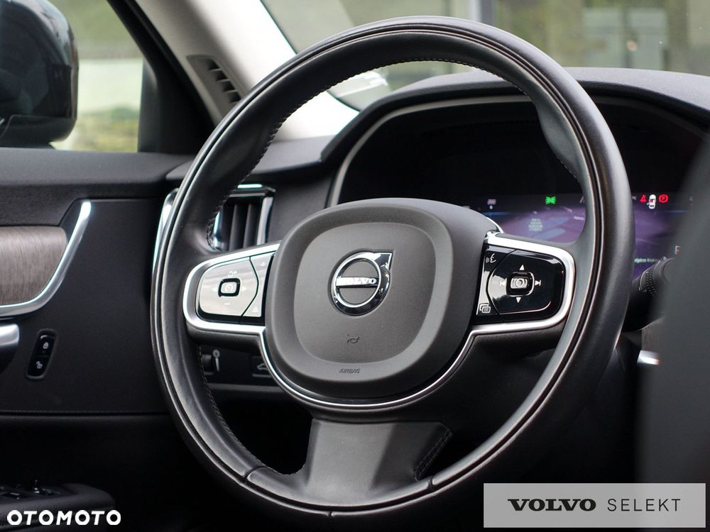 Volvo V90 Cross Country - 22