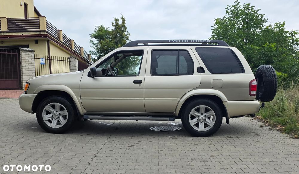 Nissan Pathfinder 3.5 V6 - 1