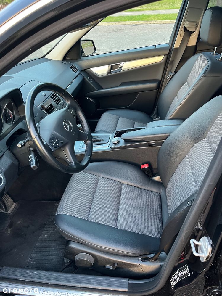 Mercedes-Benz Klasa C 180 CGI Automatik BlueEFFICIENCY Avantgarde - 9