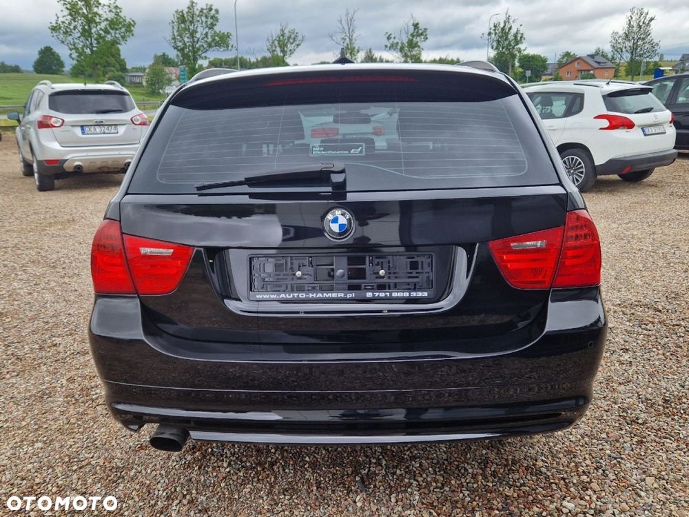 BMW Seria 3 318d Touring - 25