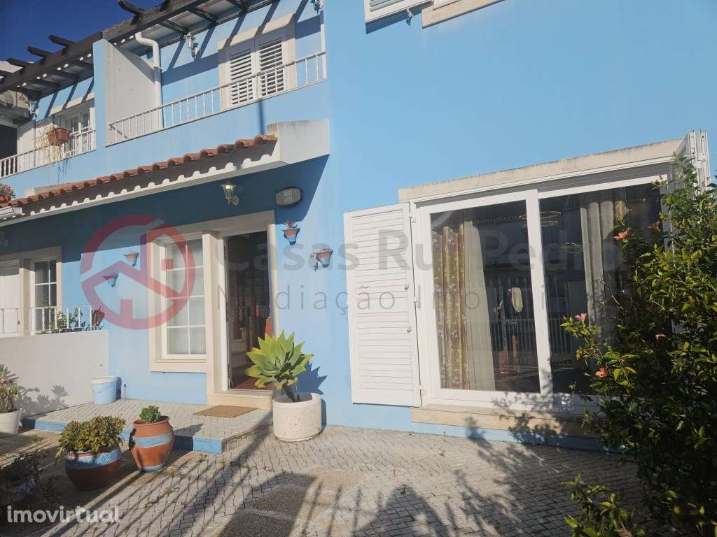 Moradia em Banda T3 com Excelentes Áreas em Sarilhos Pequenos - Grande imagem: 3/31