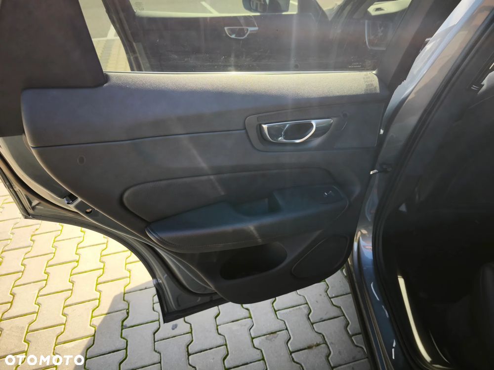 Volvo XC 60 B4 D Plus Bright - 20