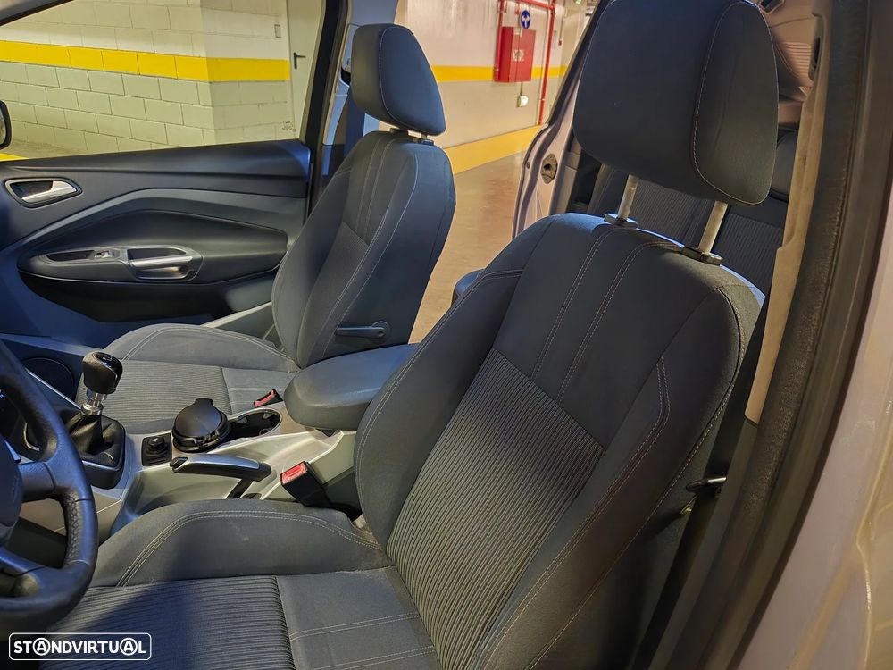 Ford Grand C-Max 1.6 TDCi Titanium - 37