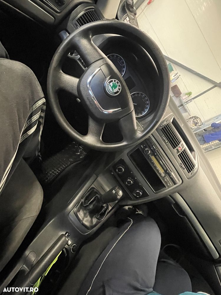 Skoda Octavia 1.6 TDI DPF Classic - 4