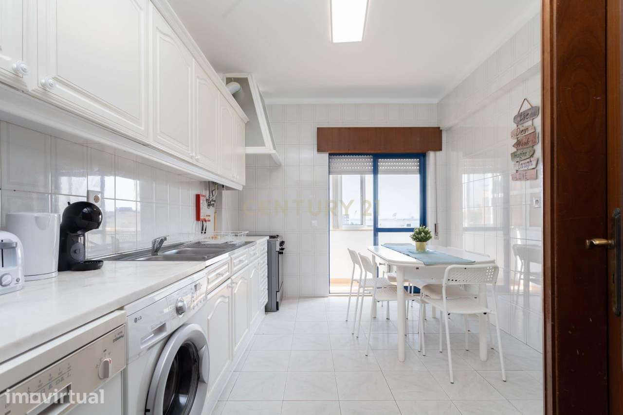 Apartamento T3 com Vista Rio e Garagem – Centro de Setúbal - Grande imagem: 3/19