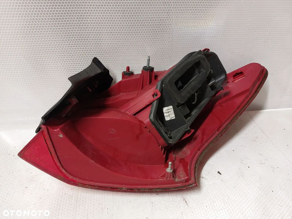 .  LAMPA TYL TYLNA LEWA PEUGEOT 407 SW KOMBI !USZKODZONA! - 4