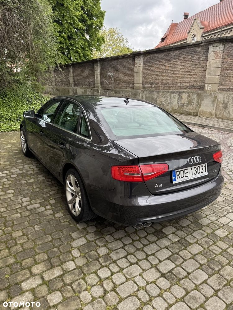Audi A4 Limousine - 5