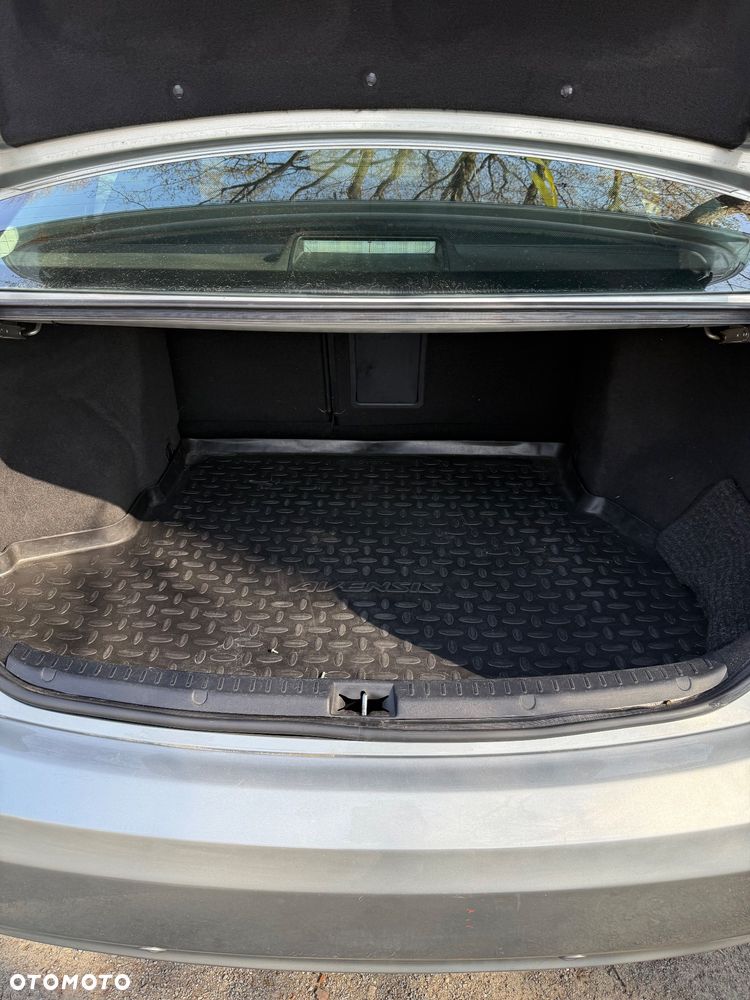 Toyota Avensis - 10