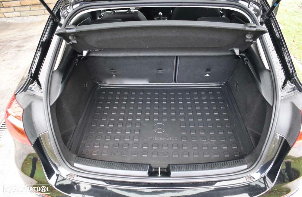 Mercedes-Benz A 180 d Edition 2020 - 9