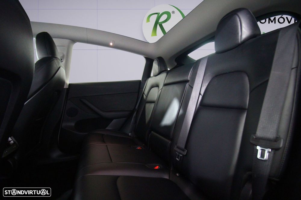 Tesla Model Y Standard - 13