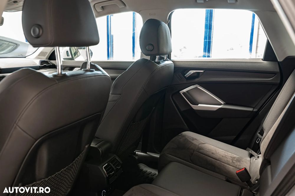 Audi Q3 40 TFSI quattro S tronic S line - 32