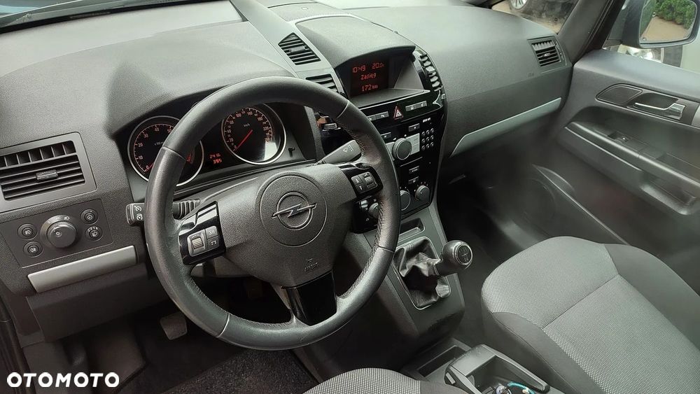 Opel Zafira 1.8 Family - 8