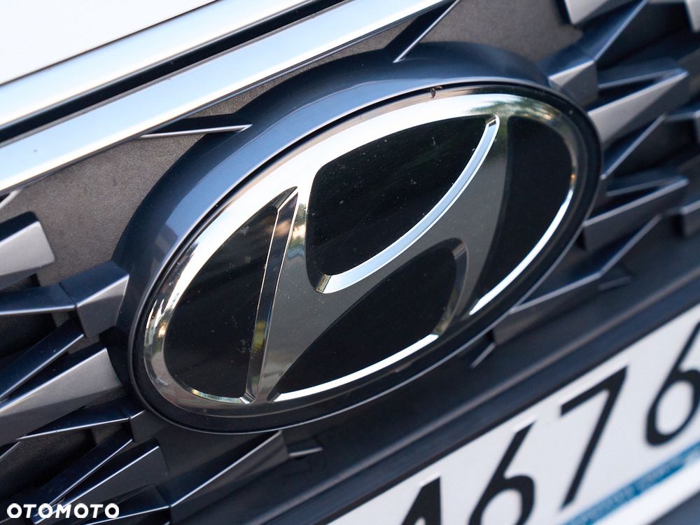 Hyundai IONIQ - 9