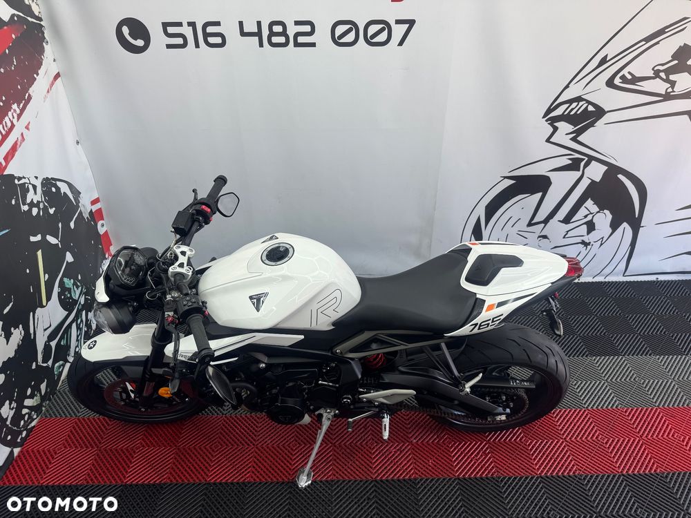 Triumph Street Triple - 9