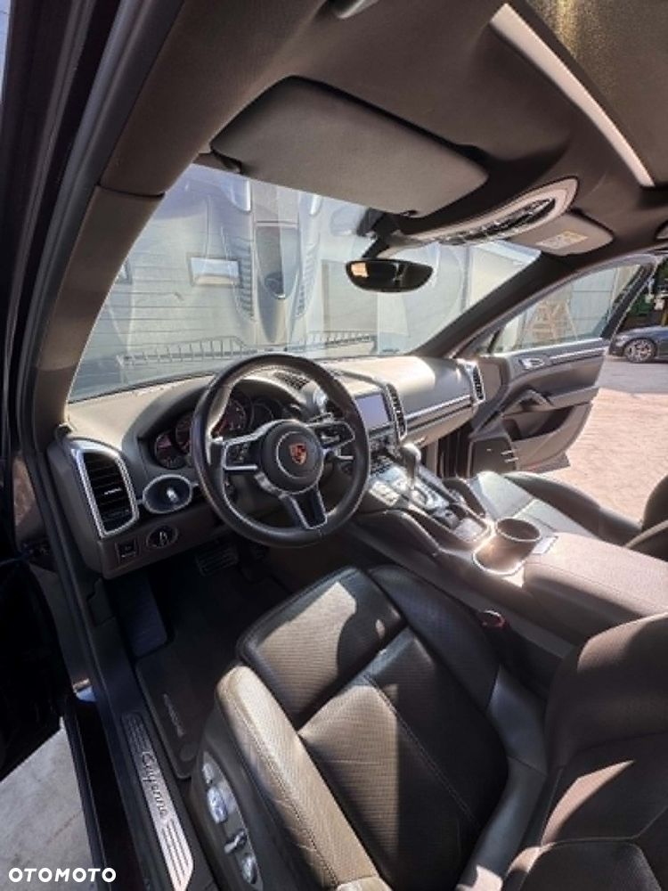 Porsche Cayenne Tiptronic S - 12