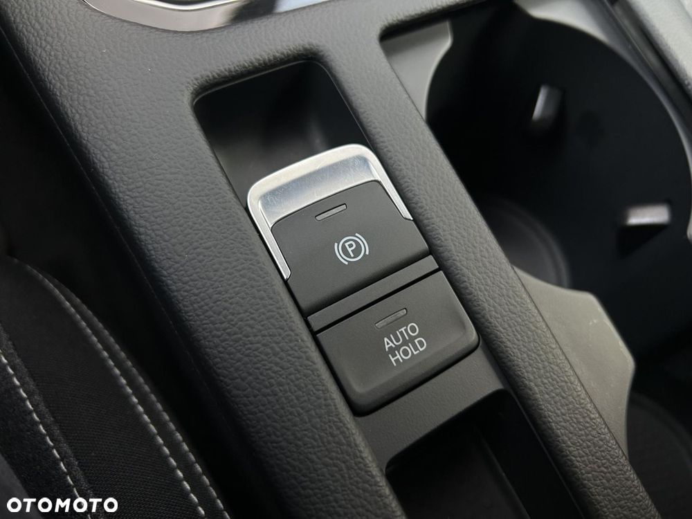 Volkswagen Passat - 33