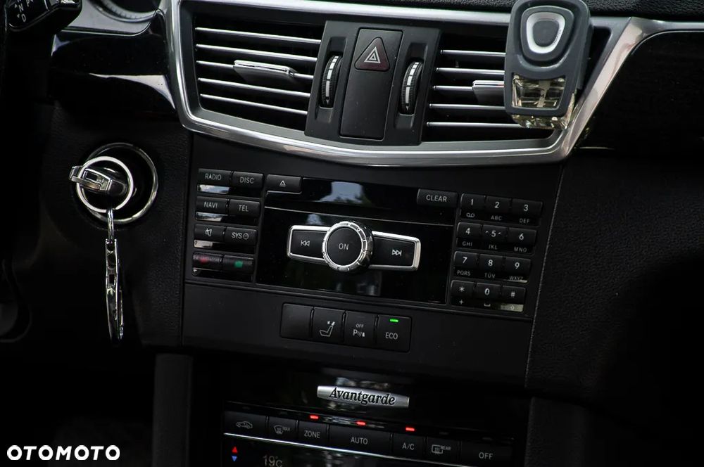 Mercedes-Benz Klasa E 220 BlueTEC 4Matic 7G-TRONIC Avantgarde - 8