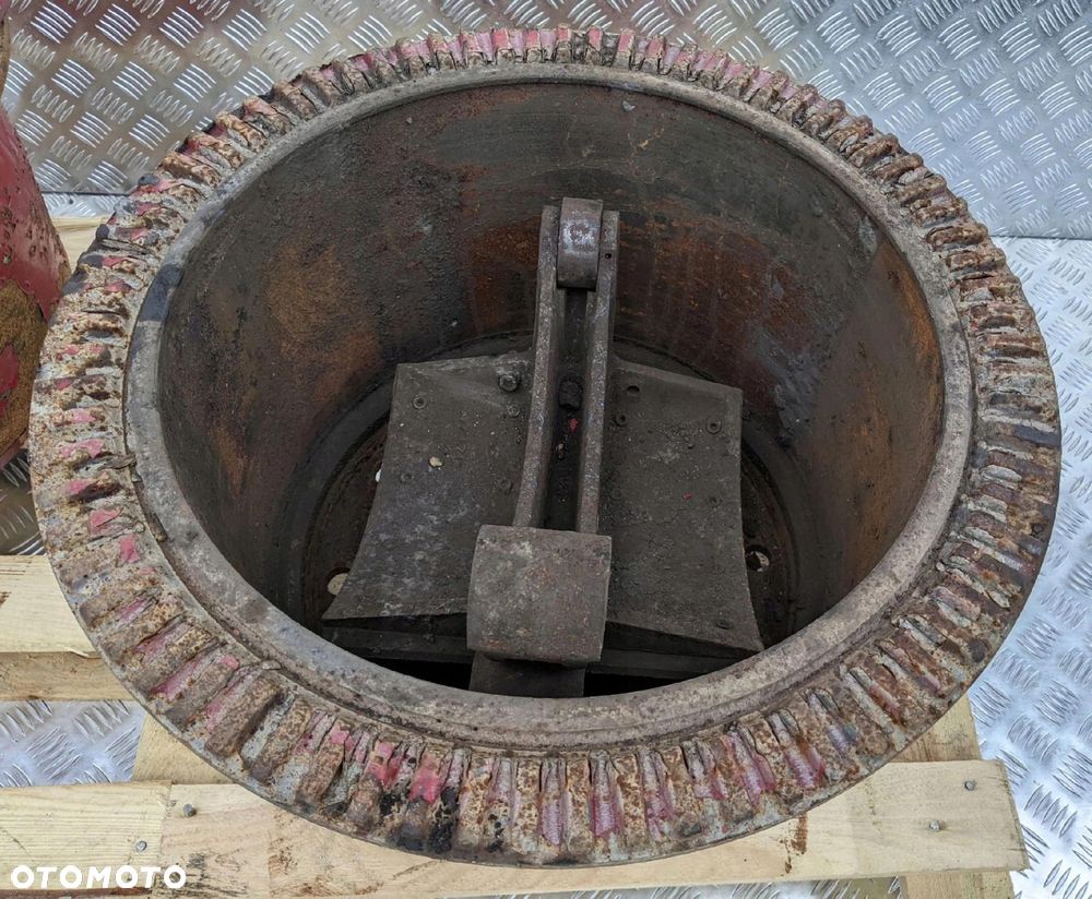 BĘBEN SZCZĘKI HAMULCOWE 250 MM SCANIA RP 835 - 4