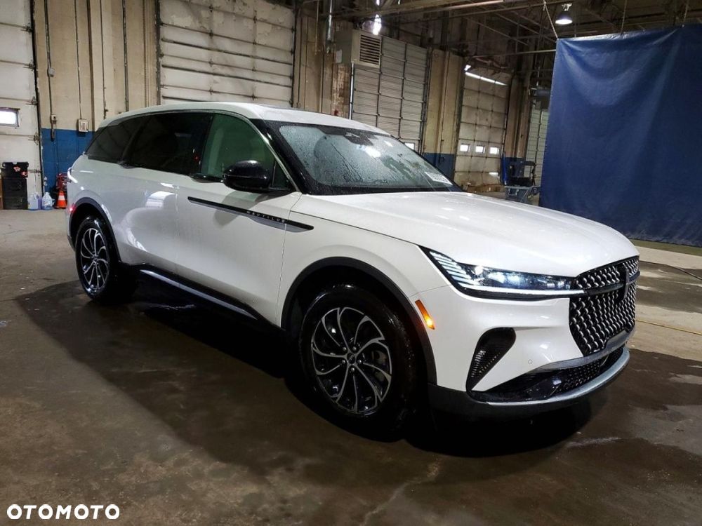 Lincoln Nautilus - 5