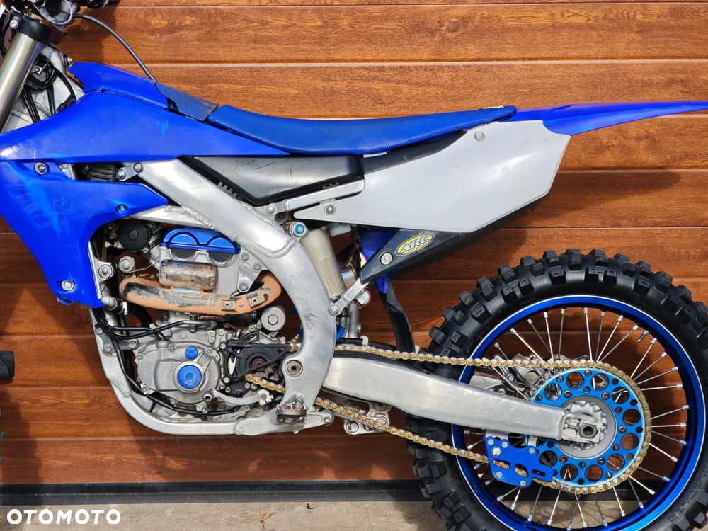 Yamaha YZF - 19