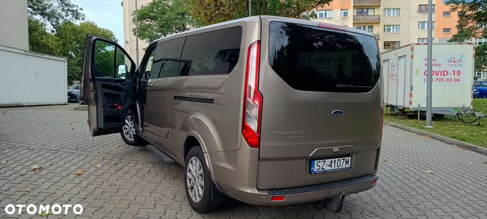 Ford Tourneo Custom - 4