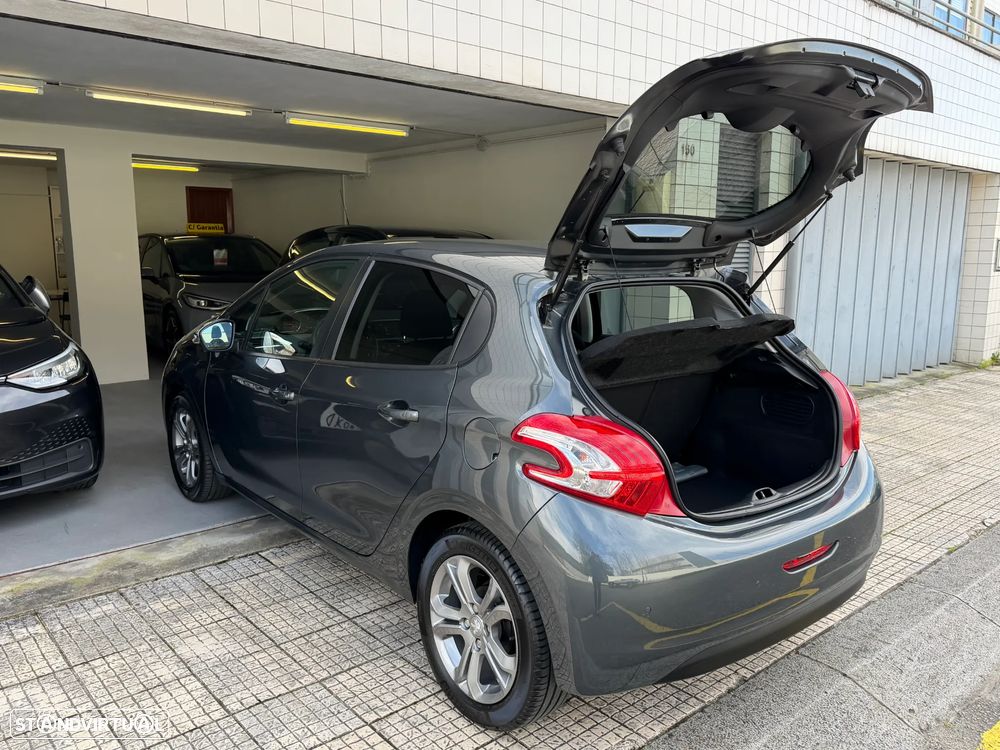 Peugeot 208 1.4 HDi SE Style - 45