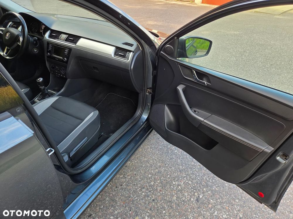 Skoda RAPID 1.2 TSI Ambition - 22