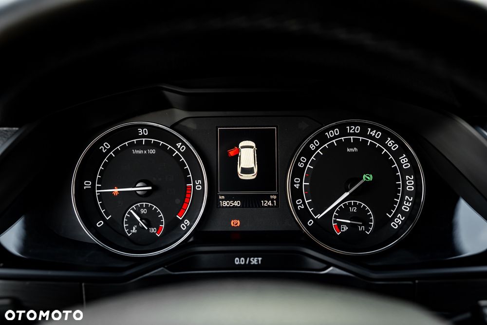 Skoda Superb 2.0 TDI 4x4 L&K DSG - 30