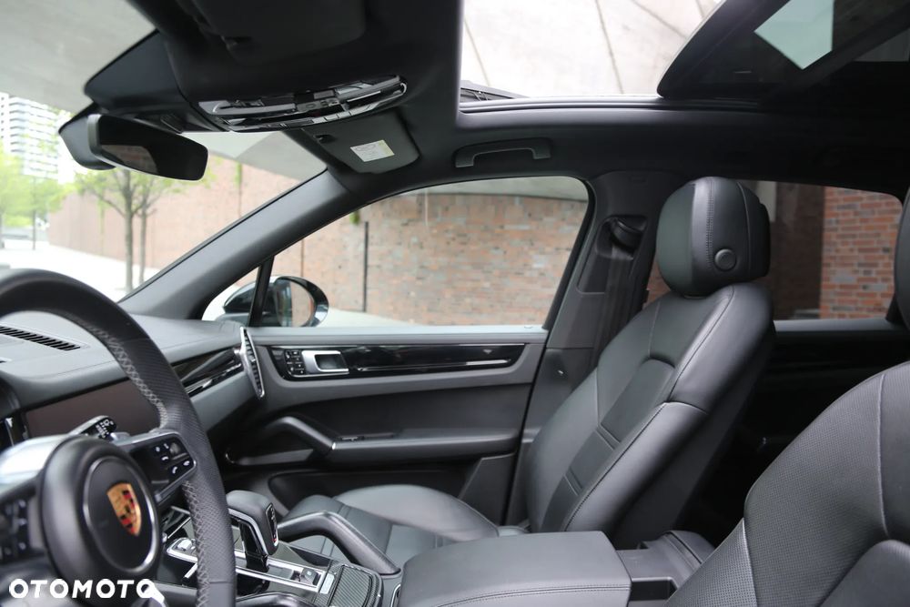 Porsche Cayenne - 7