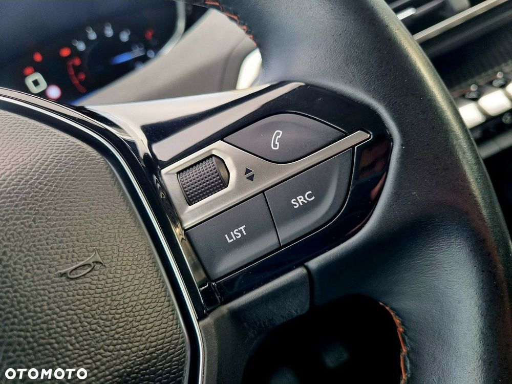 Peugeot 3008 1.2 PureTech Active Pack S&S - 17