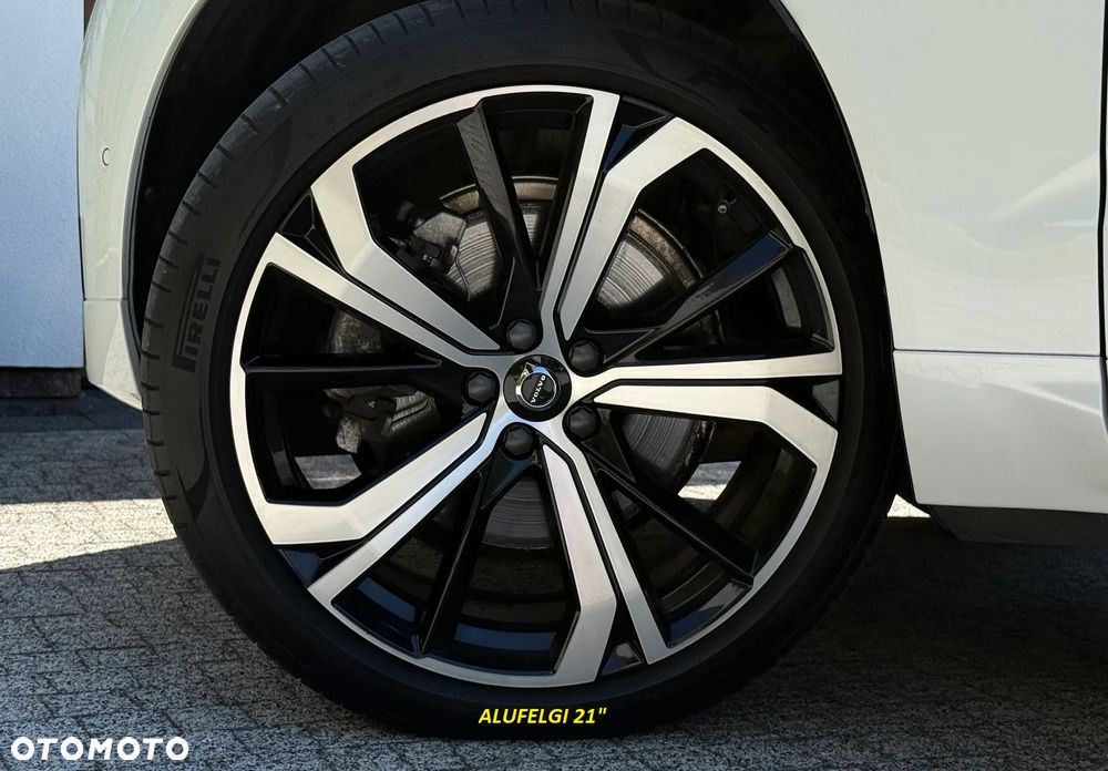 Volvo XC 60 B4 B Plus Dark - 32