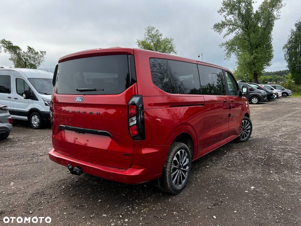 Ford Tourneo Custom - 4
