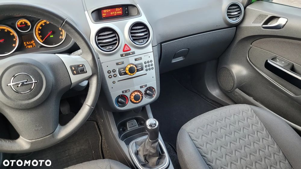 Opel Corsa 1.4 16V Active - 21