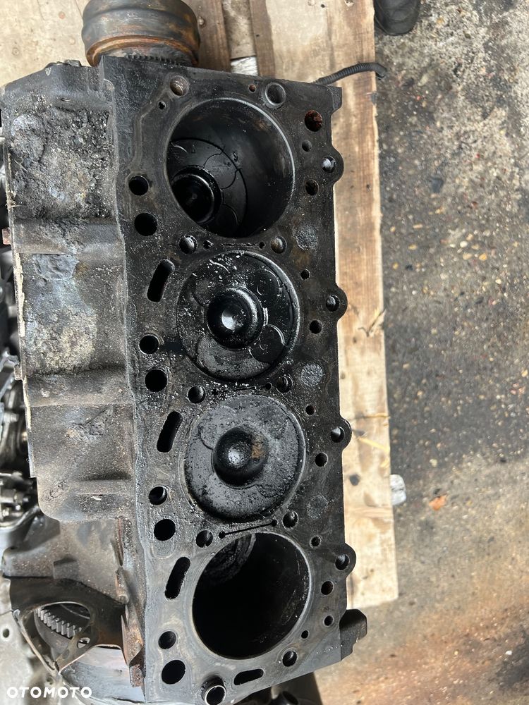 Mitsubishi L200 blok dół silnika wał tłoki 4d56u  7d33 - 12