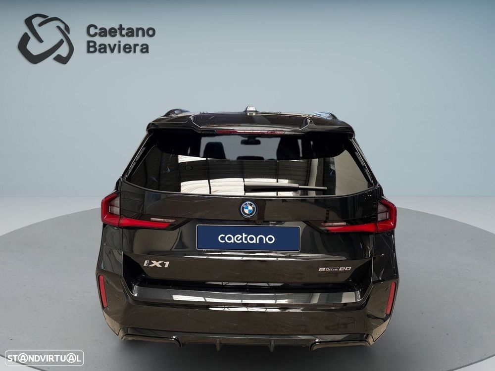 BMW iX1 eDrive20 Pack Desportivo M Pro - 8