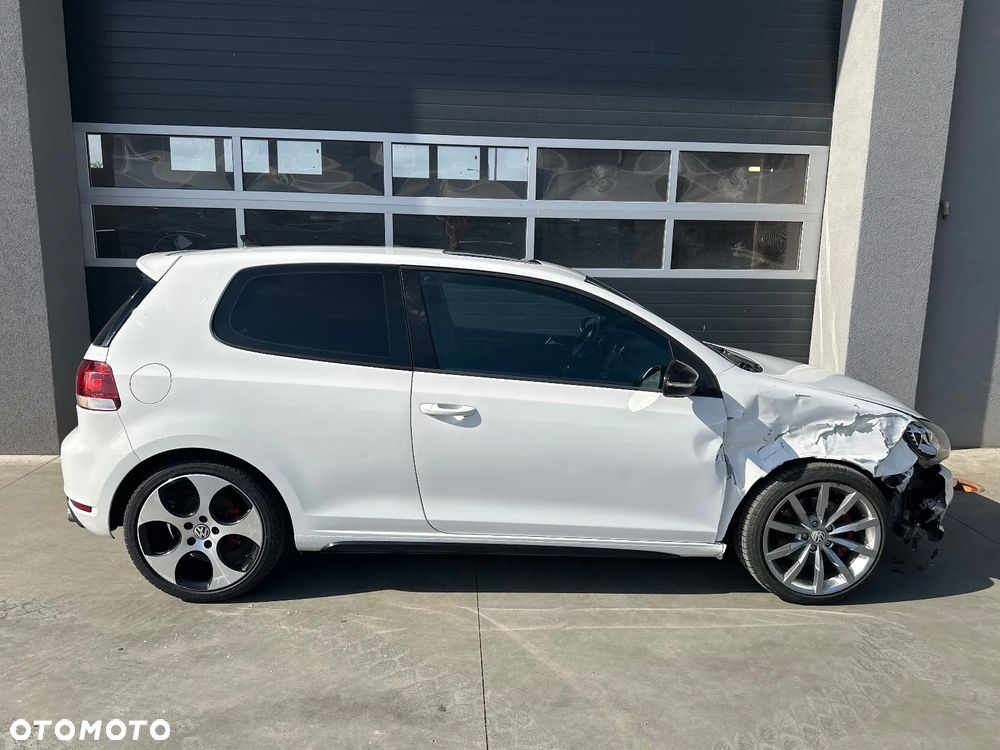 Volkswagen Golf 2.0 GTI - 3