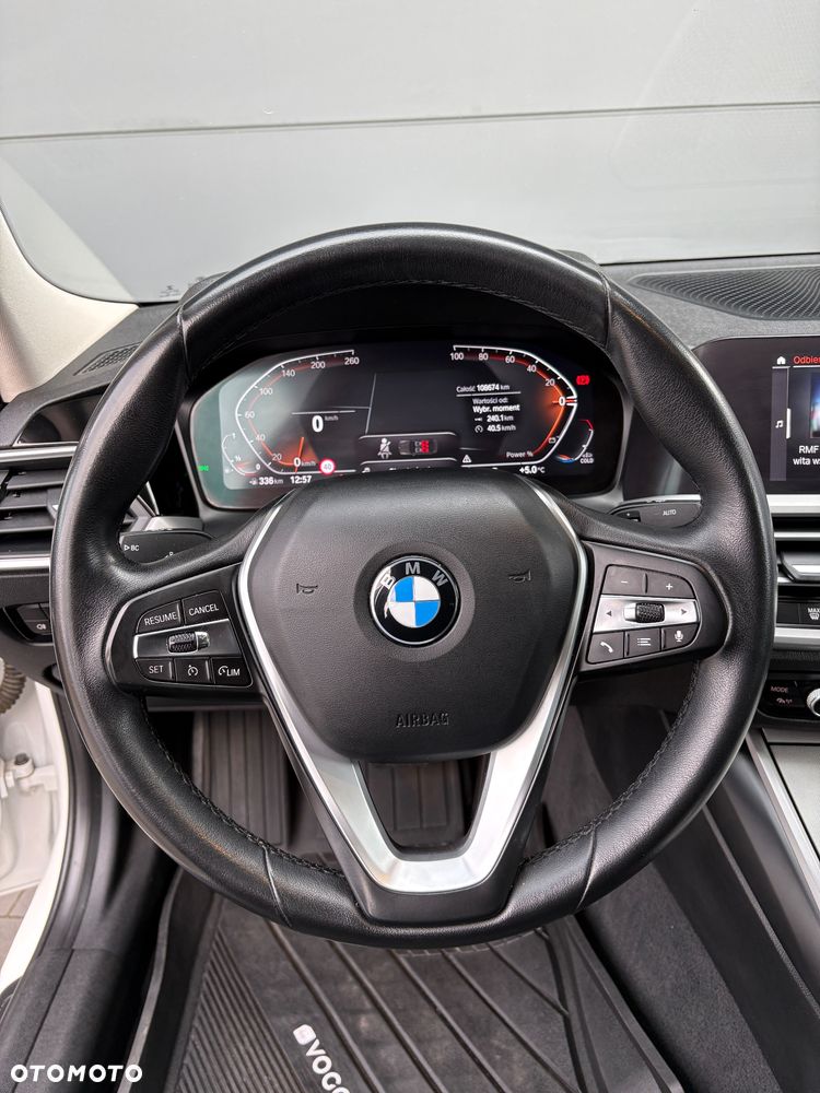 BMW Seria 3 318i - 19