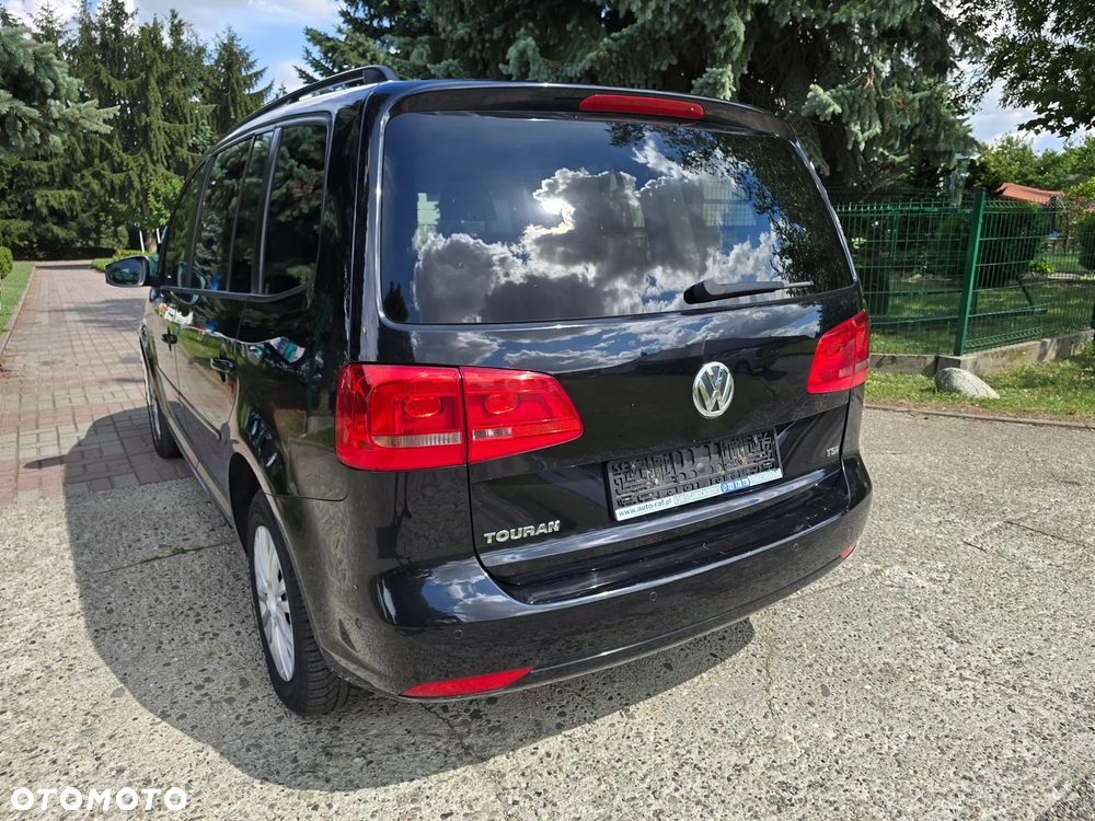 Volkswagen Touran - 18