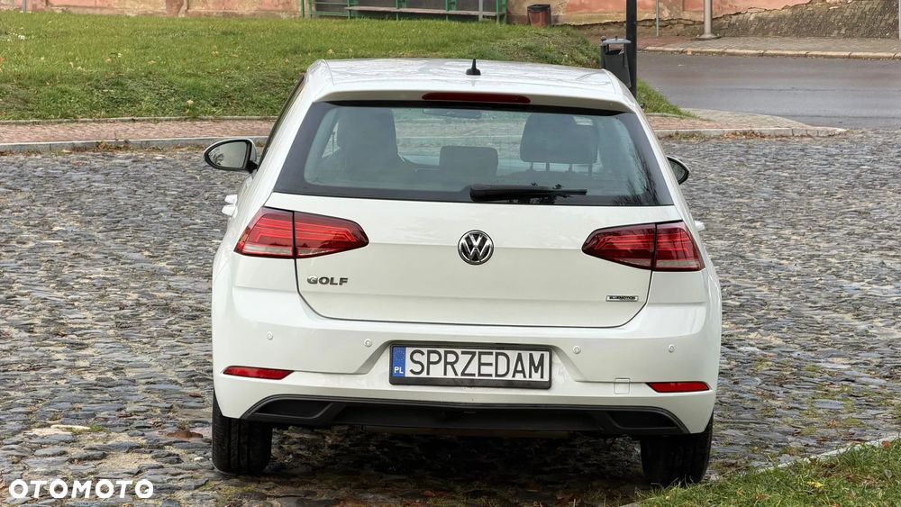 Volkswagen Golf - 11
