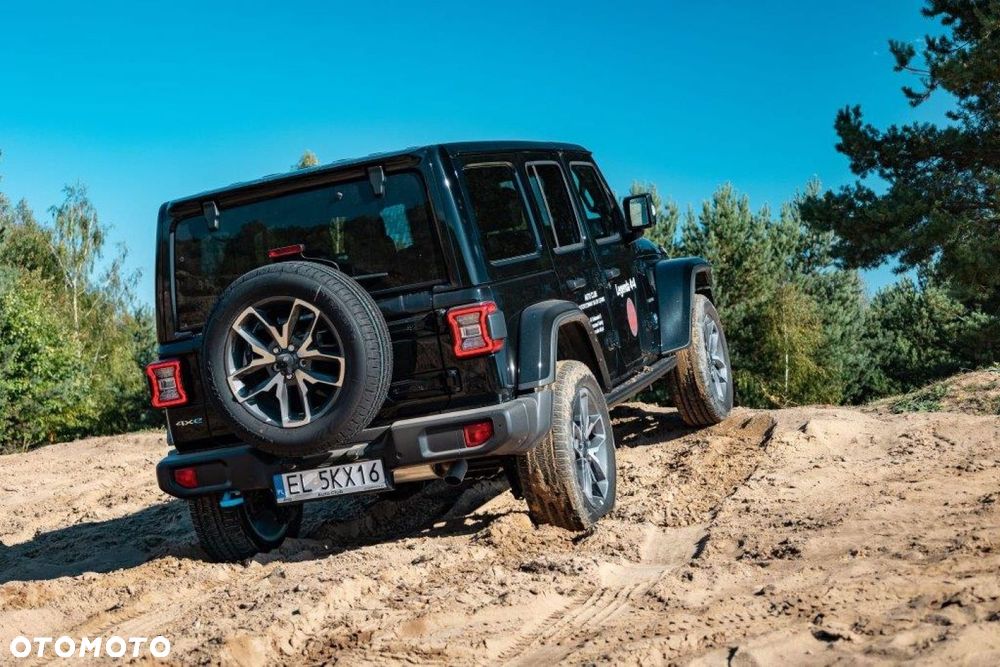 Jeep Wrangler - 11