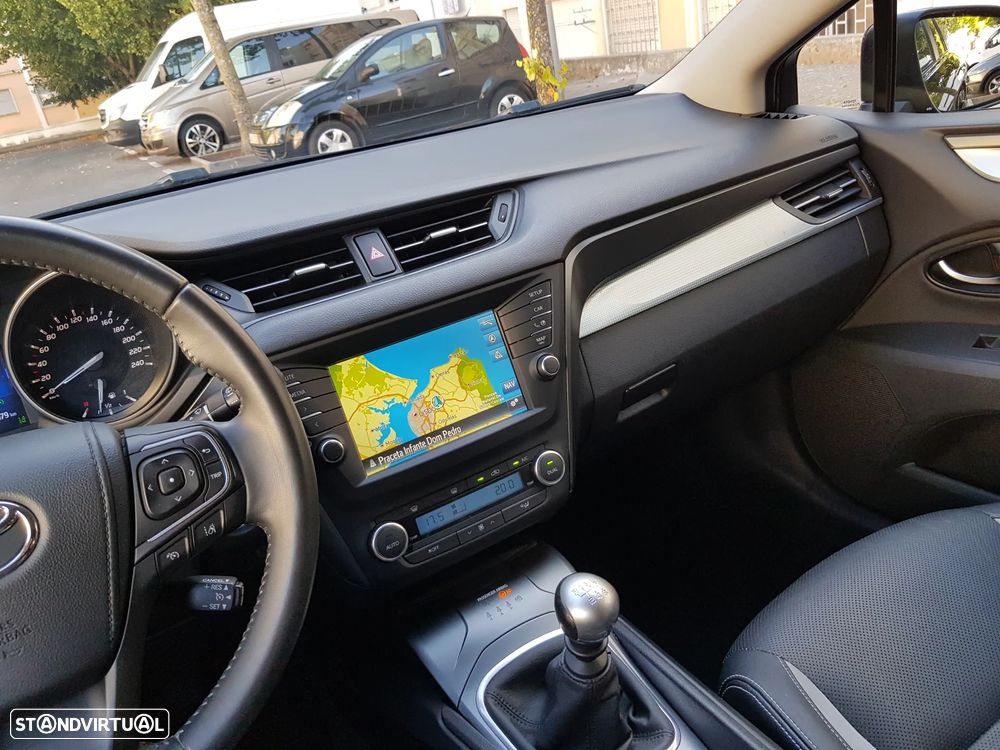 Toyota Avensis Touring Sports 1.6 D-4D Luxury+GPS - 20