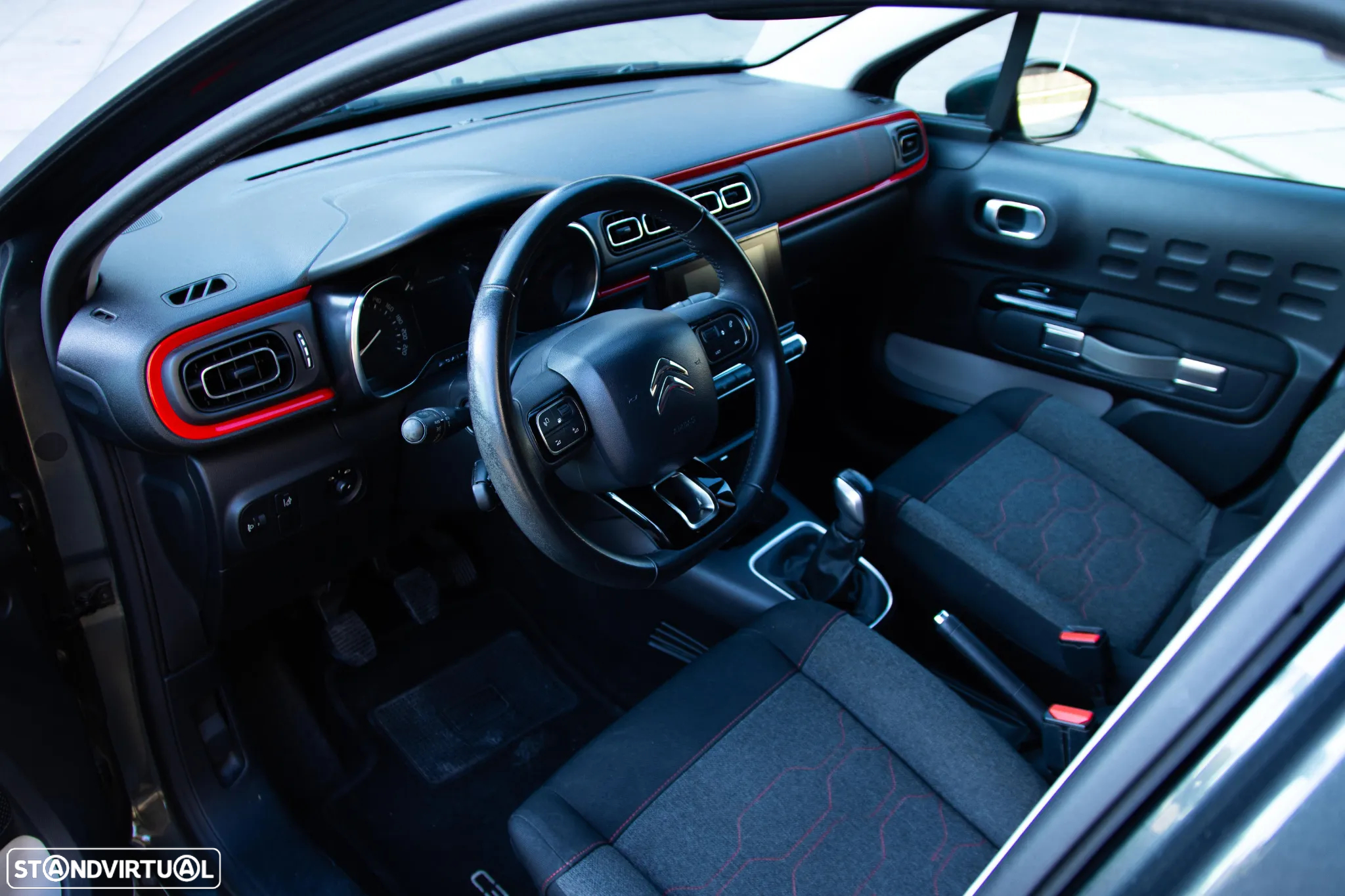 Citroën C3 1.2 PureTech Shine - 21