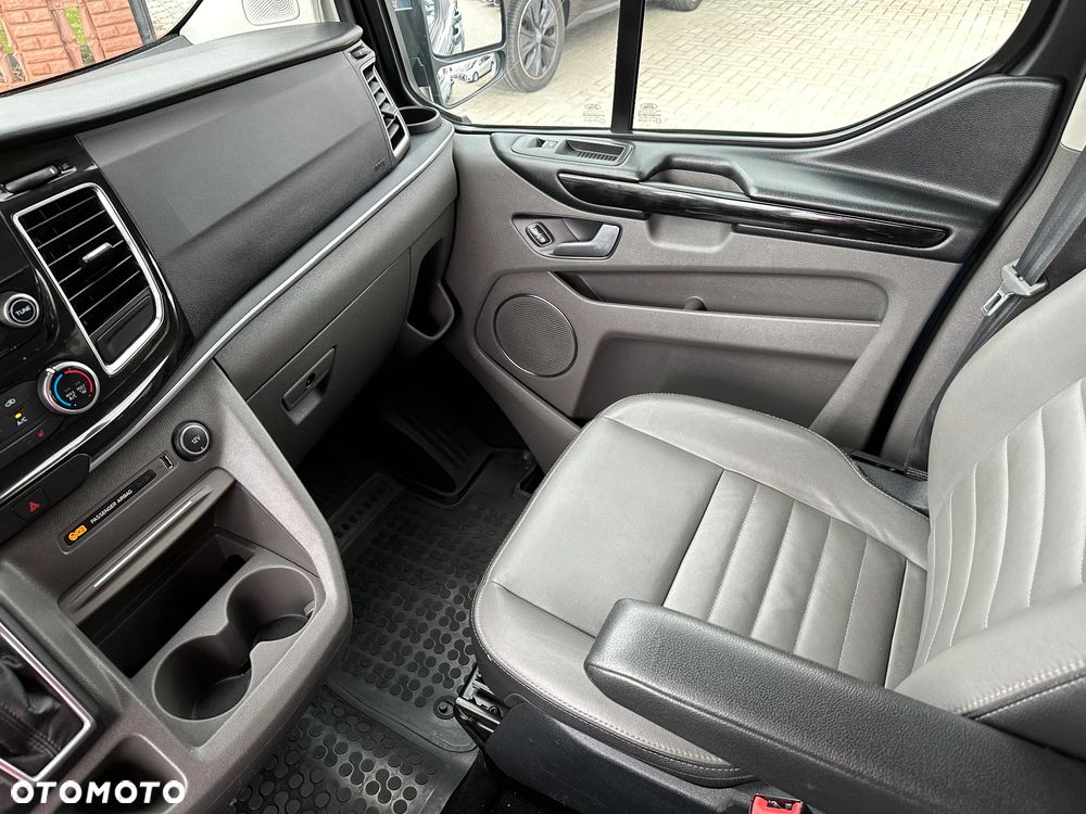 Ford Tourneo Custom - 20