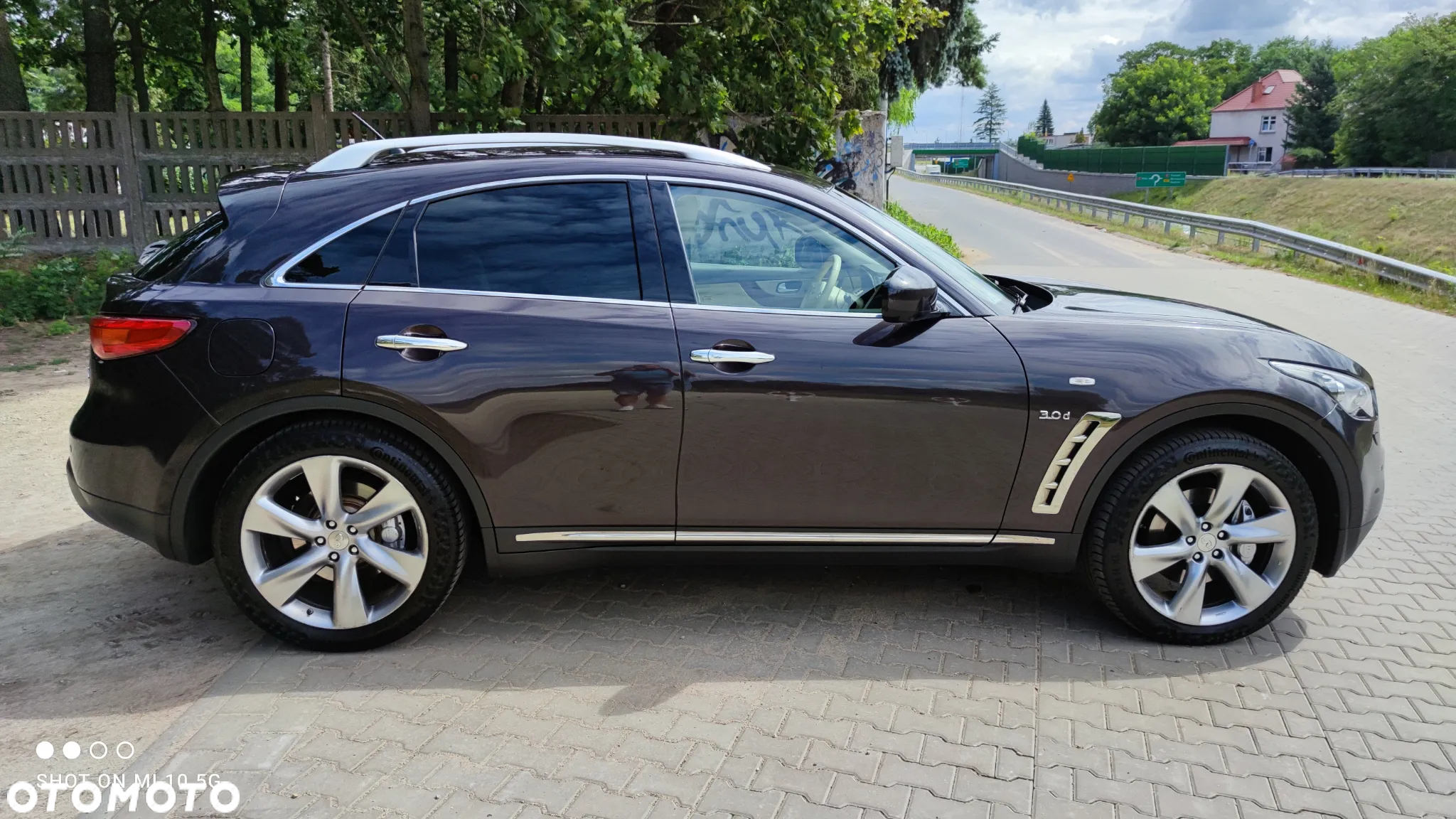 Infiniti QX70 3.0d S - 11