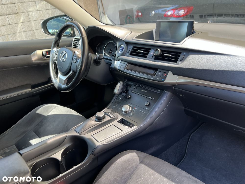 Lexus CT - 7