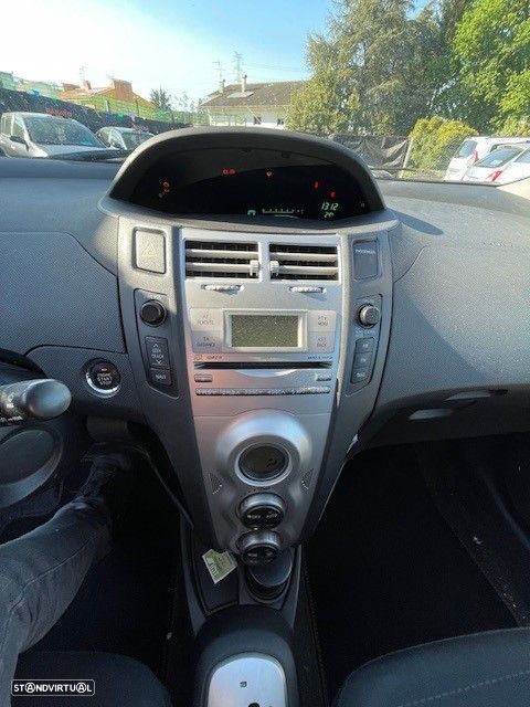 Toyota Yaris 1.4 D-4D Sol High P. MM - 4